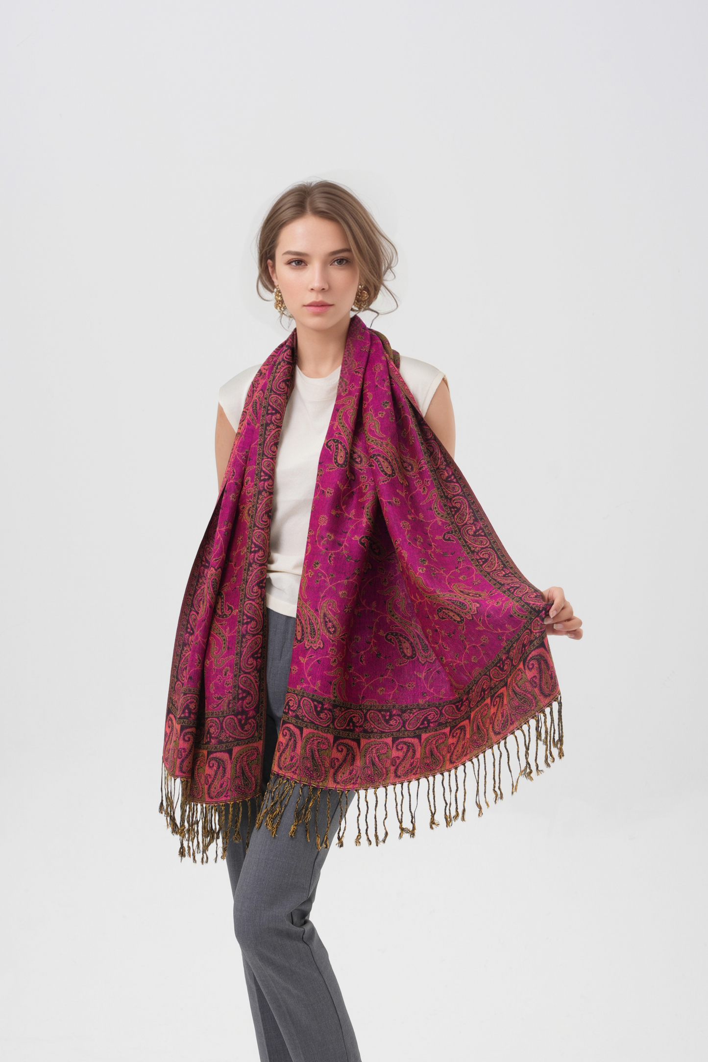 Outlined Paisley Pashmina