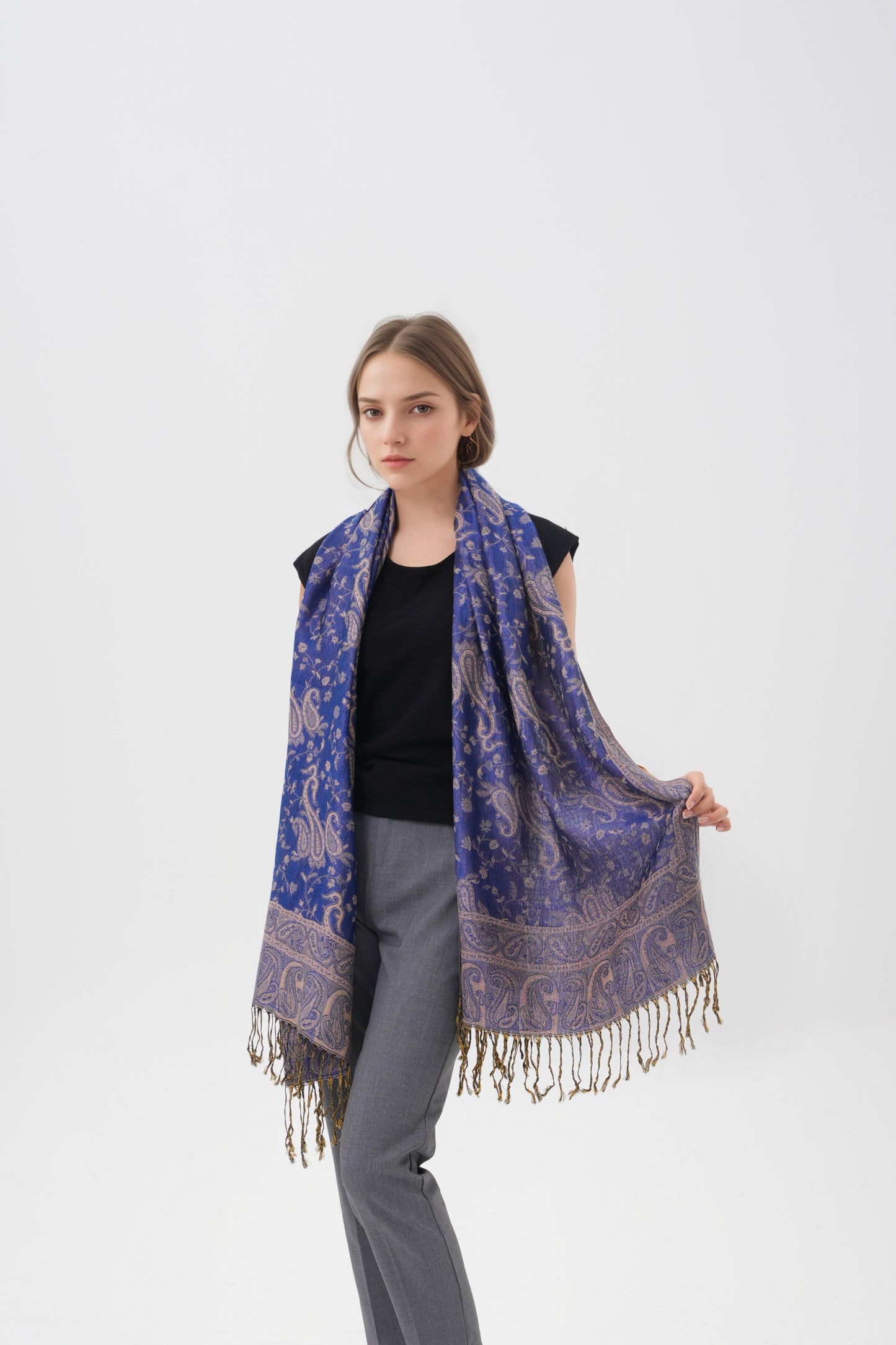 Outlined Paisley Pashmina