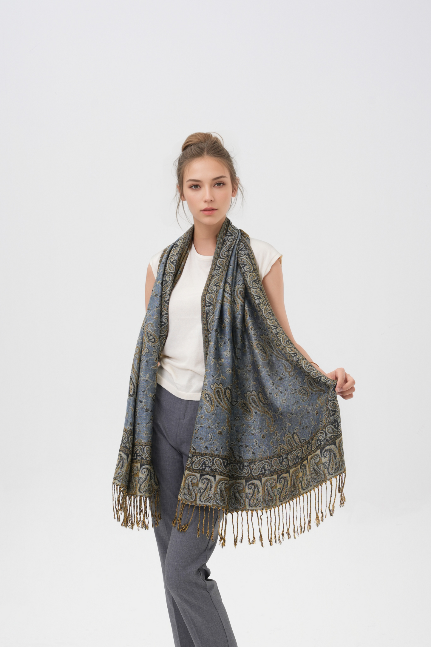 Outlined Paisley Pashmina