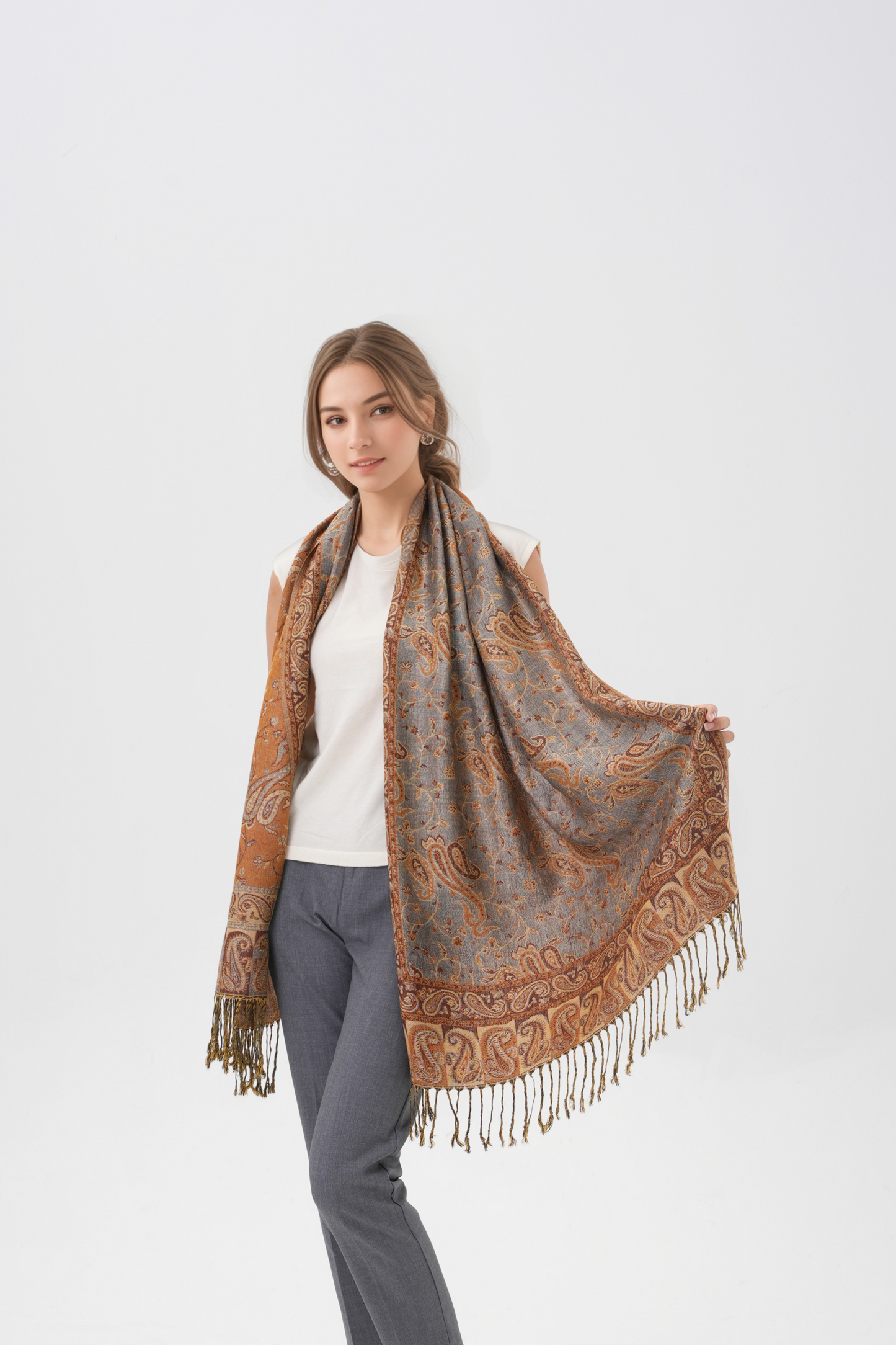 Outlined Paisley Pashmina